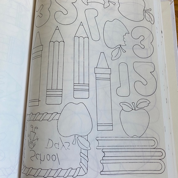 2X Iron-on Transfer books - 100’s of patterns all themes great condition - Picture 5 of 16